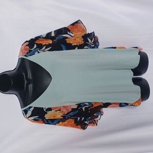Promesa Sage green & floral flutter sleeves top size S